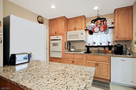 70 Lawrence Dr, Hackettstown, NJ 07840 photo 12