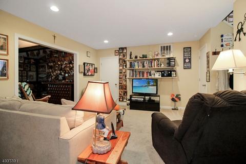 70 Lawrence Dr, Hackettstown, NJ 07840 photo 10