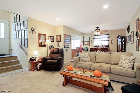 70 Lawrence Dr, Hackettstown, NJ 07840 photo 2