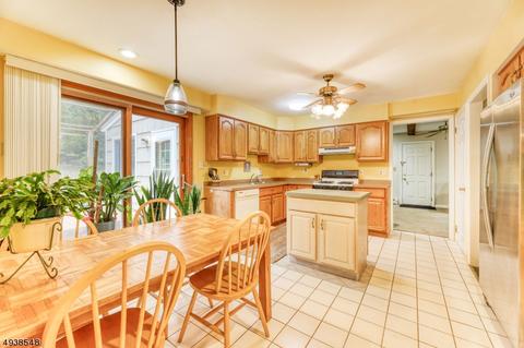 511 Hamilton Dr, Hackettstown, NJ 07840 photo 5