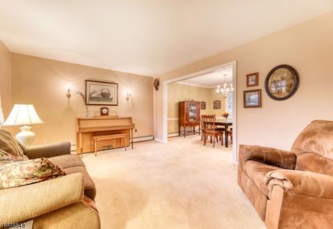 511 Hamilton Dr, Hackettstown, NJ 07840 photo 2
