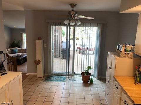 79 Lexington Ln, Wayne, NJ 07470 photo 3