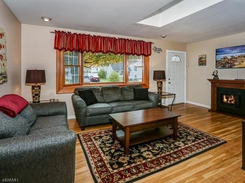 37 Taylor St, Dover, NJ 07801 photo 2