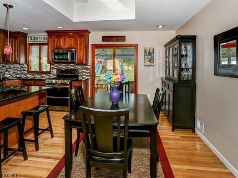 37 Taylor St, Dover, NJ 07801 photo 8