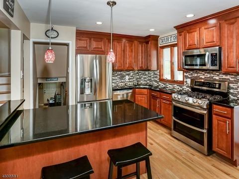 37 Taylor St, Dover, NJ 07801 photo 5