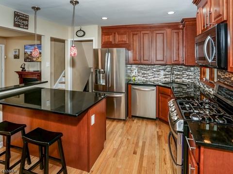 37 Taylor St, Dover, NJ 07801 photo 6