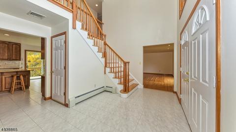 25 Dave Espie Way, Wayne, NJ 07470 photo 4