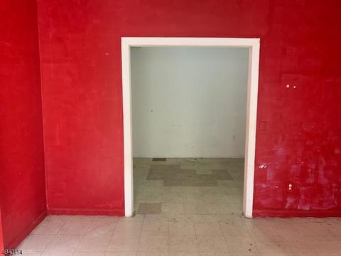 537 E 2nd Ave, Roselle, NJ 07203 photo 20