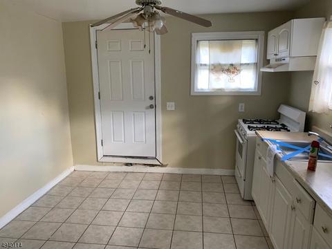 537 E 2nd Ave, Roselle, NJ 07203 photo 8