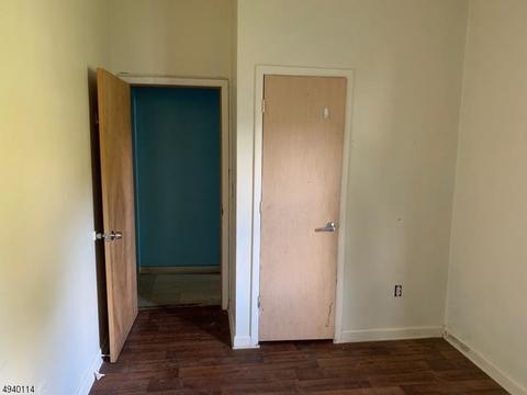 537 E 2nd Ave, Roselle, NJ 07203 photo 17