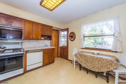 94 Wendt Ln, Wayne, NJ 07470 photo 8