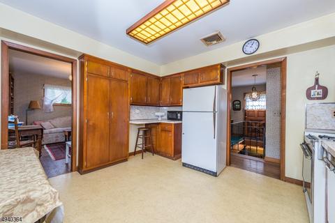 94 Wendt Ln, Wayne, NJ 07470 photo 5