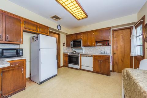 94 Wendt Ln, Wayne, NJ 07470 photo 7