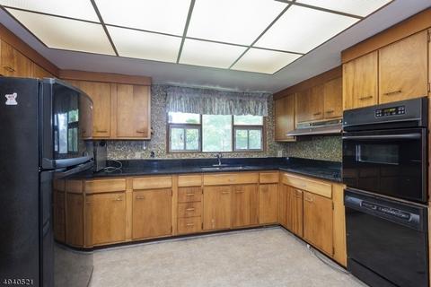 28 5th St, Dover, NJ 07801 photo 3