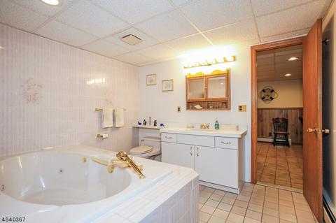 871 Preakness Ave, Wayne, NJ 07470 photo 21