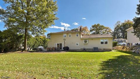 84 Mandon Dr, Wayne, NJ 07470 photo 4