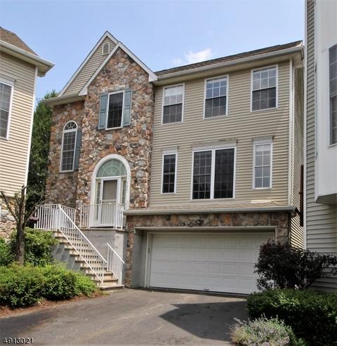 105 Arrowgate Dr, Randolph, NJ 07869 photo 2