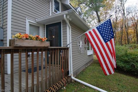 75 Maple Ave, Berkeley Heights, NJ 07922 photo 2