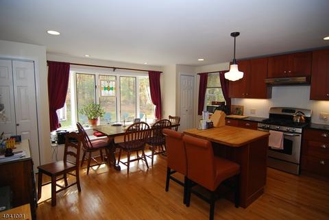 75 Maple Ave, Berkeley Heights, NJ 07922 photo 3