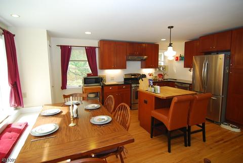 75 Maple Ave, Berkeley Heights, NJ 07922 photo 4
