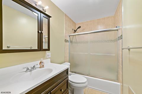71 E Morris Ave, Parsippany-troy Hills Twp., NJ 07878 photo 13