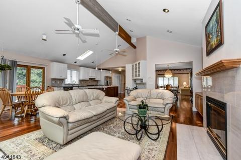 13 Tree Top Dr, Springfield, NJ 07081 photo 1