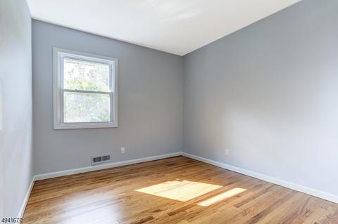 34 Warwick Rd, Hillside, NJ 07205 photo 6