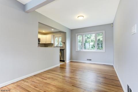 34 Warwick Rd, Hillside, NJ 07205 photo 4