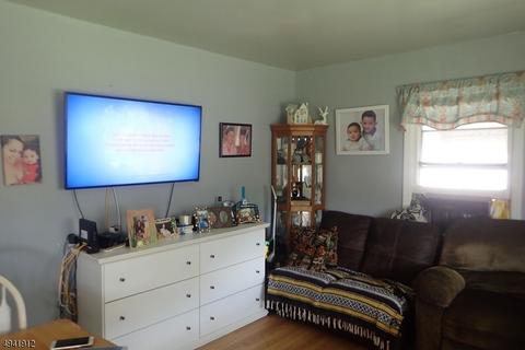 335 Codrington Pl, Bound Brook, NJ 08805 photo 2
