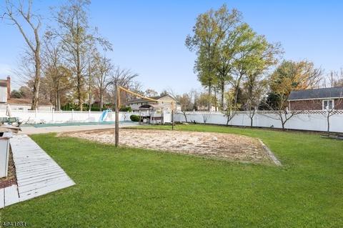 47 Monterey Dr, Wayne, NJ 07470 photo 2