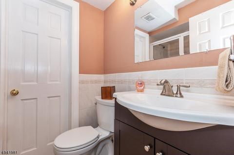 47 Monterey Dr, Wayne, NJ 07470 photo 9
