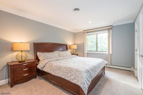 15 Ross Rd, Wallington, NJ 07057 photo 10