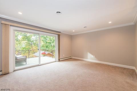 15 Ross Rd, Wallington, NJ 07057 photo 8