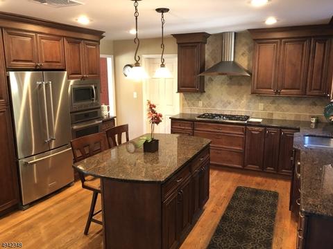 16 Jansen Ln, Wayne, NJ 07470 photo 3
