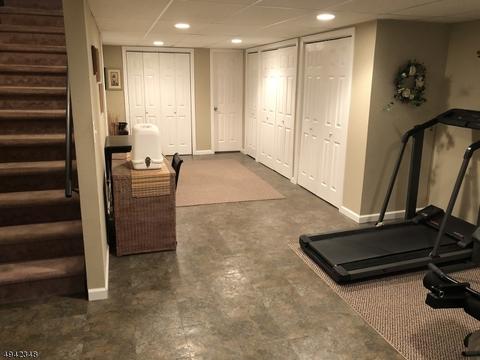 16 Jansen Ln, Wayne, NJ 07470 photo 12
