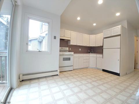 76 S Maple Ave, Springfield, NJ 07081 photo 12