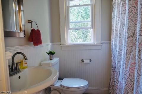 504 E Prospect St, Hackettstown, NJ 07840 photo 8