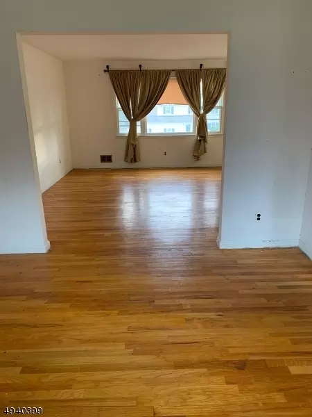 4 Parkview Dr, Hackettstown, NJ 07840 photo 2