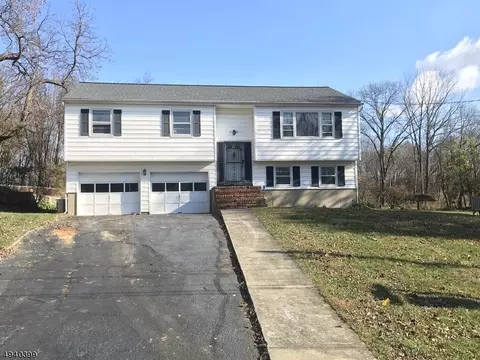 4 Parkview Dr, Hackettstown, NJ 07840 photo 1