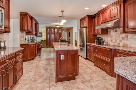 143 Hillcrest Dr, Wayne, NJ 07470 photo 5