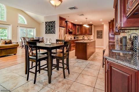 143 Hillcrest Dr, Wayne, NJ 07470 photo 4