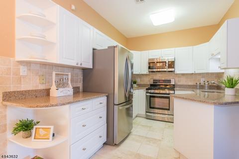 8614 Brittany Dr, Wayne, NJ 07470 photo 5
