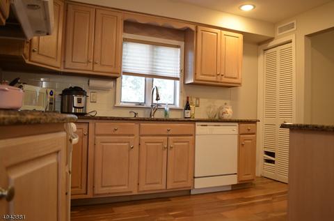 22 Wanamaker Ave, Waldwick, NJ 07463 photo 7