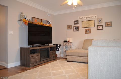 22 Wanamaker Ave, Waldwick, NJ 07463 photo 4