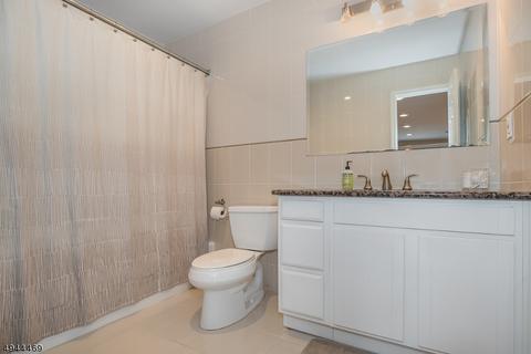 11 Drayton Pl, Wayne, NJ 07470 photo 20