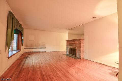 233 Forest Ave, Paramus, NJ 07652 photo 4