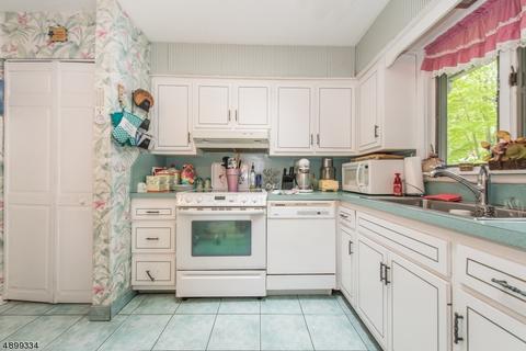 101 Algonquin Trl, Wayne, NJ 07470 photo 8