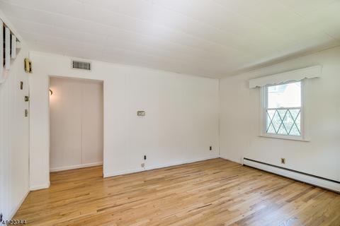 55 4th Ave, Wanaque Boro, NJ 07420 photo 2