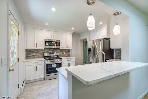 55 4th Ave, Wanaque Boro, NJ 07420 photo 8