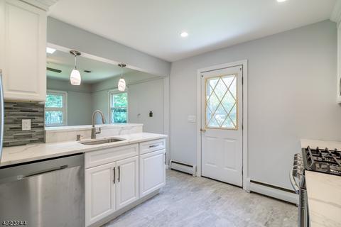 55 4th Ave, Wanaque Boro, NJ 07420 photo 5